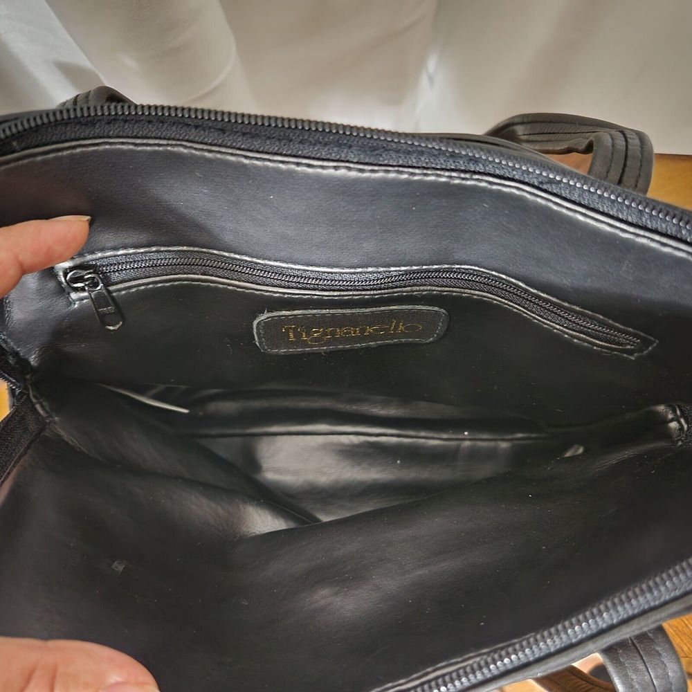 Vintage Tignanello Black Leather Purse Tassle Shoulder Strap Gold Hardware - Picture 7 of 13